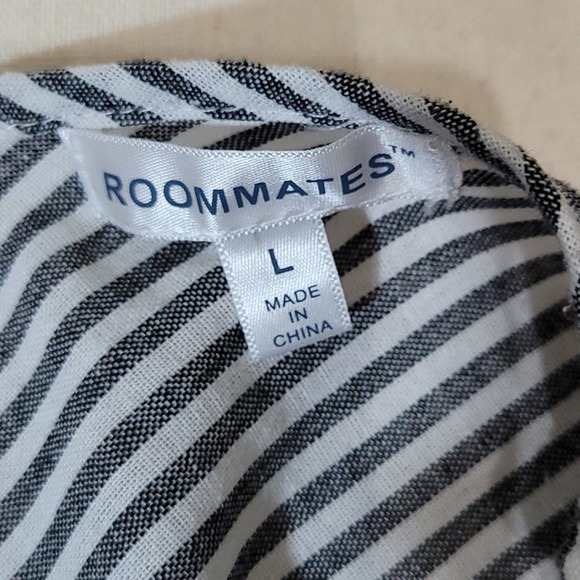 Roommates Chambray White Striped w/ Lace Bell Sleeve Blouse Top Large - Picture 8 of 8